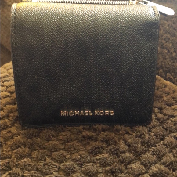 Authentic Michael kors Purse and Wallet - Picture 6 of 8